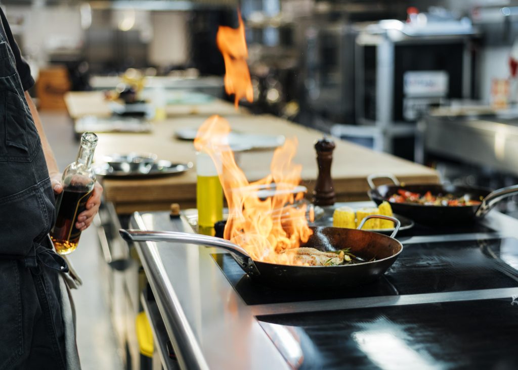 Manutenção regular na cozinha do seu hotel: por que não deixar de lado
